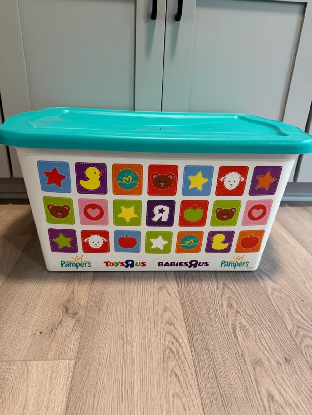 Pampers x Toys"R"Us x Babies”R”Us Teal-Lid Kids Storage Bin Rubbermaid